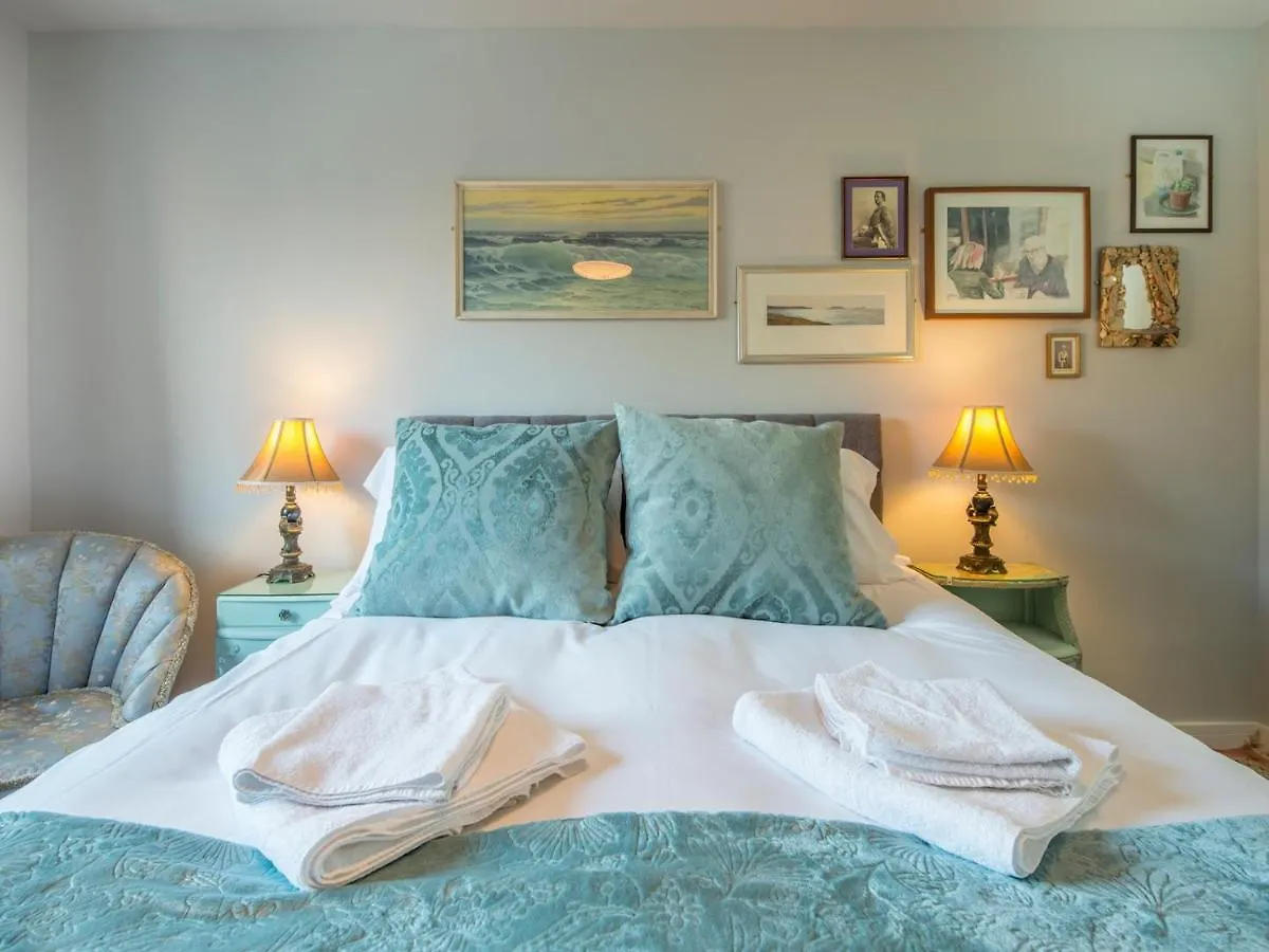 Pass The Keys New Stylish & Elegant 2 Bed Apartment In The City! Cardiff 0*,