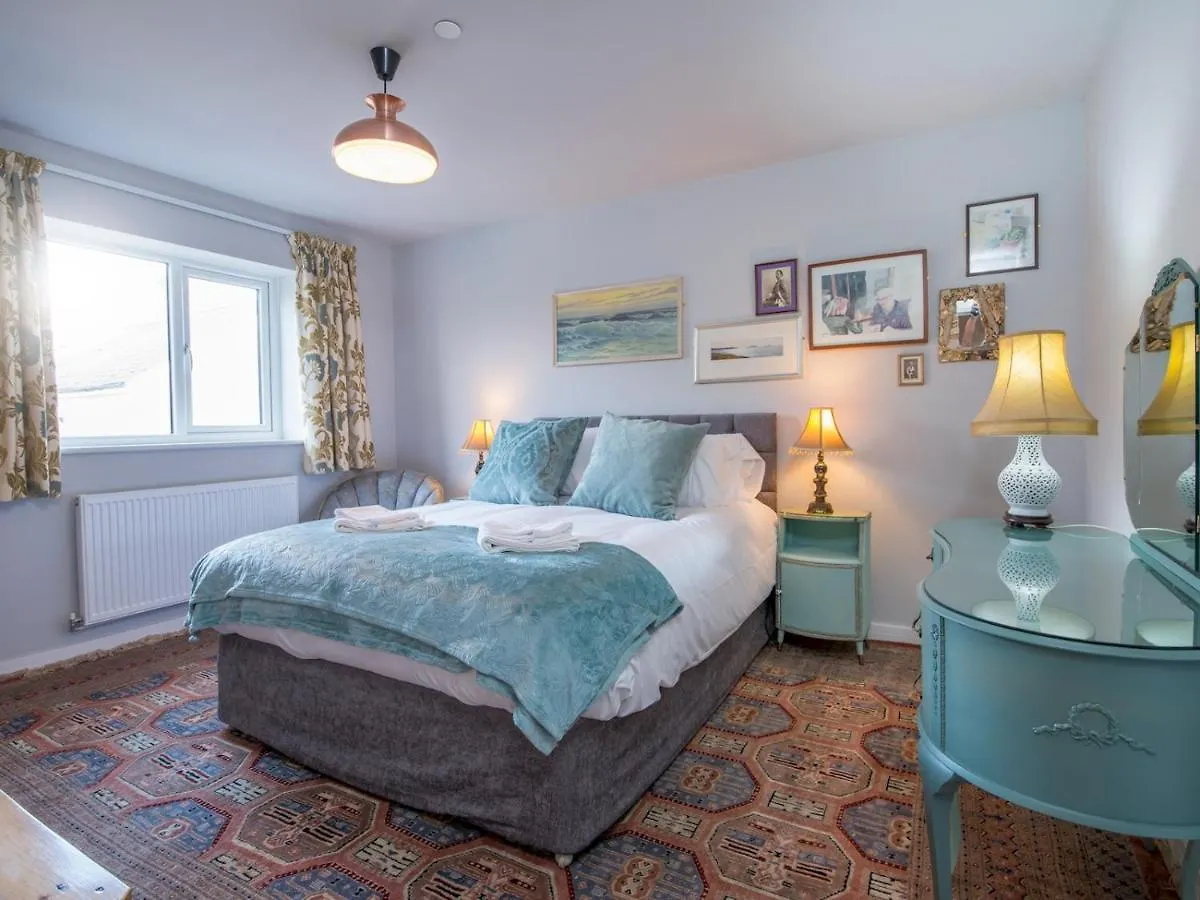 Pass The Keys New Stylish & Elegant 2 Bed Apartment In The City! Cardiff United Kingdom