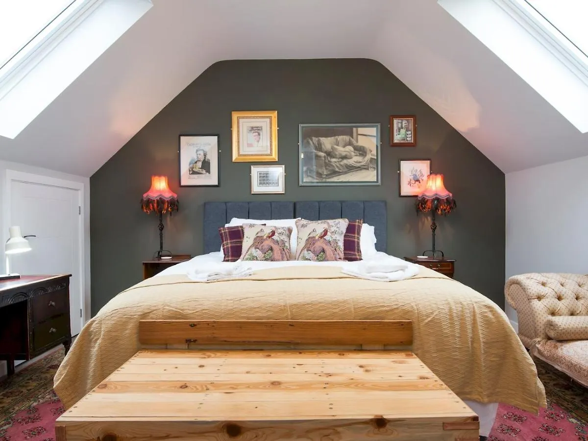 Pass The Keys New Stylish & Elegant 2 Bed Apartment In The City! Cardiff Holiday home